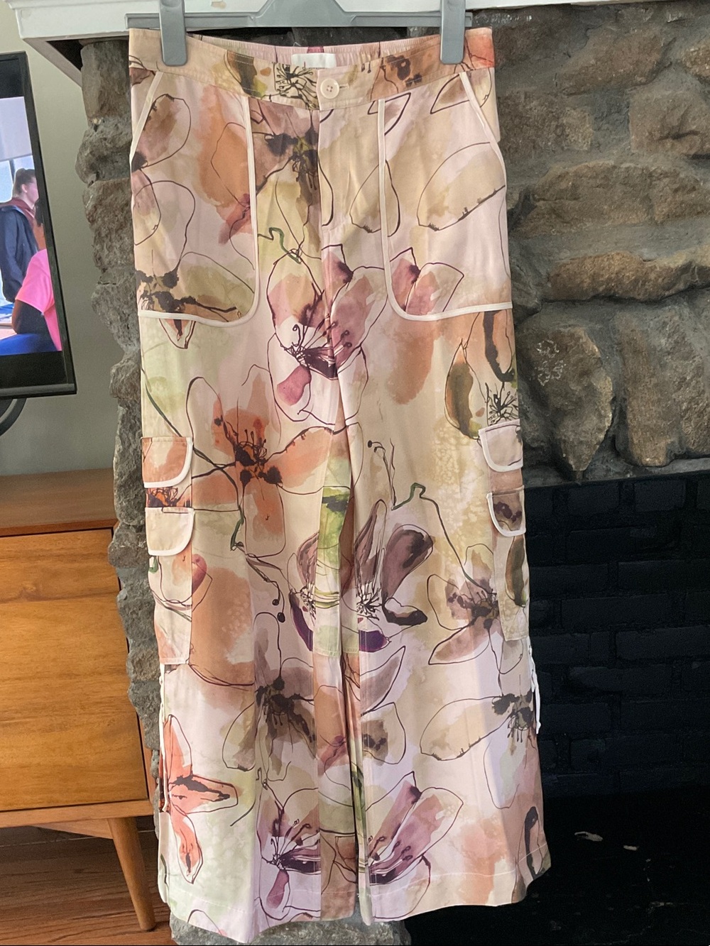 Anthropologie wide leg, high waist, lace up cargo pants - soft pink floral